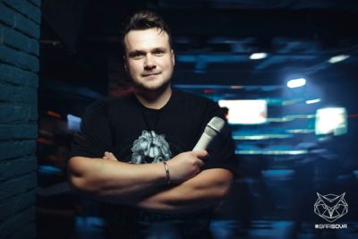 Евгений Синьков ведущий на мероприятие в Москве 74
